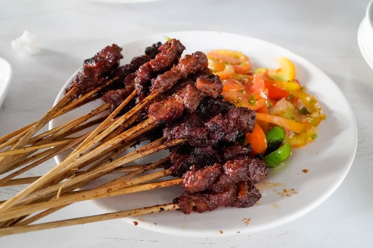 Sate Kambing Pakai Sambal Matah? Cobain Yuk!